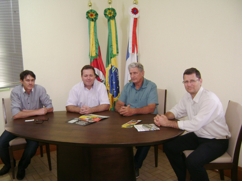 Sindicato Rural de Três de Maio e Senar-RS visitam prefeituras da região